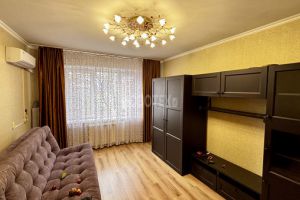 Сдам квартиру 3-х комнатную с общей площадью 80м2, 1/9 эт., на улице Вишневая ул, г. Крымское, Крым авт. респ., Россия, агентство Интернет-партнер