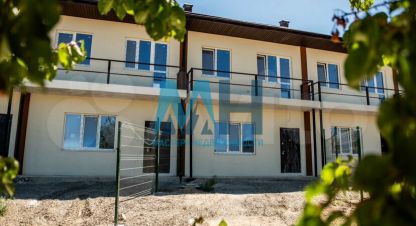 Купить дом 2-х комнатную, 80 кв. м. Фотография №1 Продам дом 2-х комнатный с общей площадью 80м2, на улице Оздоровительная, г. Балаклава, Крым авт. респ., Россия, агентство Мастера Недвижимости . Фотография №1