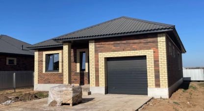 Купить коттедж/дачу 3-х комнатную, 135 кв. м. Фотография №1 Продам коттедж/дачу 3-х комнатную с общей площадью 135м2, на улице Новороссийская, г. Ивановка, Оренбургская обл., Россия, агентство Бюро недвижимости Быстровой. Фотография №1