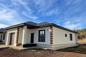 Продам коттедж/дачу 3-х комнатную с общей площадью 135м2, на улице Кленовая, г. Подгородняя покровка, Оренбургская обл., Россия, агентство Бюро недвижимости Быстровой Продам коттедж/дачу 3-х комнатную с общей площадью 135м2, на улице Кленовая, г. Подгородняя покровка, Оренбургская обл., Россия, агентство Бюро недвижимости Быстровой