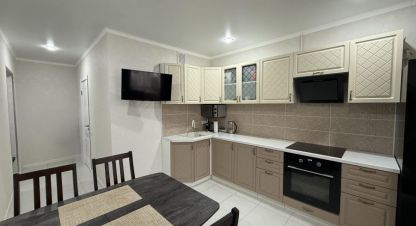 Купить квартиру 1 комнатную, 45 кв. м. Фотография №1 Продам квартиру 1 комнатную с общей площадью 45м2, 6/17 эт., на улице Поляничко, Ленинский район, г. Оренбург, Оренбургская обл., Россия, агентство Бюро недвижимости Быстровой. Фотография №1