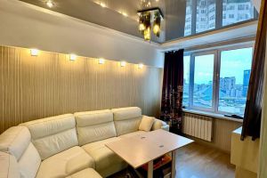 Продам квартиру 2-х комнатную с общей площадью 88.9м2, 12/16 эт., на улице Донецкая, Ленинский район, г. Оренбург, Оренбургская обл., Россия, агентство Бюро недвижимости Быстровой Продам квартиру 2-х комнатную с общей площадью 88.9м2, 12/16 эт., на улице Донецкая, Ленинский район, г. Оренбург, Оренбургская обл., Россия, агентство Бюро недвижимости Быстровой