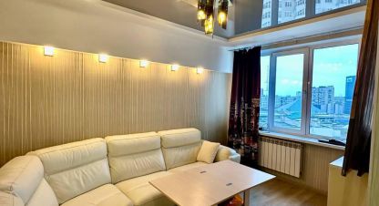 Продам квартиру 2-х комнатную с общей площадью 88.9м2, 12/16 эт., на улице Донецкая, Ленинский район, г. Оренбург, Оренбургская обл., Россия, агентство Бюро недвижимости Быстровой. Фотография №1