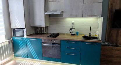 Купить коттедж/дачу 2-х комнатную, 55 кв. м. Фотография №1 Продам коттедж/дачу 2-х комнатную с общей площадью 55м2, на улице Сиреневая, г. Ивановка, Оренбургская обл., Россия, агентство Бюро недвижимости Быстровой. Фотография №1