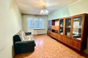 Продам квартиру 2-х комнатную с общей площадью 46.9м2, 3/5 эт., на улице Театральная, г. Оренбург, Оренбургская обл., Россия, агентство Бюро недвижимости Быстровой Продам квартиру 2-х комнатную с общей площадью 46.9м2, 3/5 эт., на улице Театральная, г. Оренбург, Оренбургская обл., Россия, агентство Бюро недвижимости Быстровой