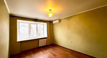 Купить квартиру 1 комнатную, 17.8 кв. м. Фотография №1 Продам квартиру 1 комнатную с общей площадью 17.8м2, 4/5 эт., на улице Пр-кт дзержинского, г. Оренбург, Оренбургская обл., Россия, агентство Бюро недвижимости Быстровой. Фотография №1