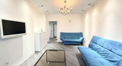 Купить квартиру 1 комнатную, 42 кв. м. Фотография №1 Продам квартиру 1 комнатную с общей площадью 42м2, 17/19 эт., на улице Салмышская, Ленинский район, г. Оренбург, Оренбургская обл., Россия, агентство Бюро недвижимости Быстровой. Фотография №1