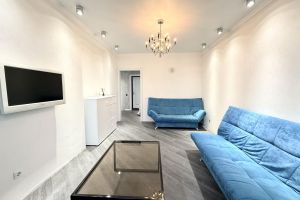 Продам квартиру 1 комнатную с общей площадью 42м2, 17/19 эт., на улице Салмышская, Ленинский район, г. Оренбург, Оренбургская обл., Россия, агентство Бюро недвижимости Быстровой Продам квартиру 1 комнатную с общей площадью 42м2, 17/19 эт., на улице Салмышская, Ленинский район, г. Оренбург, Оренбургская обл., Россия, агентство Бюро недвижимости Быстровой