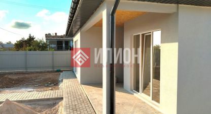 Купить дом 3-х комнатную, 125 кв. м. Фотография №1 Продам дом 3-х комнатный с общей площадью 125м2, г. Тсн родник, Крым авт. респ., Россия, агентство Илион. Фотография №1