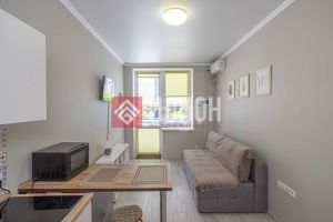 Продам квартиру 1 комнатную с общей площадью 20м2, 1/1 эт., на улице Качинское шоссе, г. Орловка, Крым авт. респ., Россия, агентство Илион