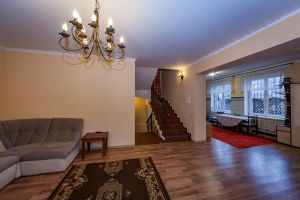 Продам дом 5-ти комнатный с общей площадью 196м2, на улице 29-я коллективных садов ул, Киевский район, г. Симферополь , Крым авт. респ., Россия, агентство Интернет-партнер