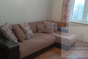 Продам квартиру 2-х комнатную с общей площадью 49.7м2, 5/9 эт., на улице Труда, Орджоникидзевский район, г. Магнитогорск, Челябинская обл., Россия, агентство РиоЛюкс