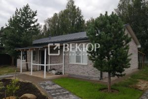 Продам дом 4-х комнатный с общей площадью 105м2, г. Алешково д, Ярославская обл., Россия, агентство Вектор Продам дом 4-х комнатный с общей площадью 105м2, г. Алешково д, Ярославская обл., Россия, агентство Вектор