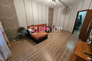 Продам квартиру 1 комнатную с общей площадью 44.2м2, 13/18 эт., на улице Чехова, Ленинский район, г. Ярославль, Ярославская обл., Россия, агентство Вектор