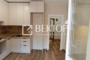 Продам квартиру 1 комнатную с общей площадью 40.5м2, 1/5 эт., на улице Коммунаров, Фабричный район, г. Кострома, Костромская обл., Россия, агентство Вектор