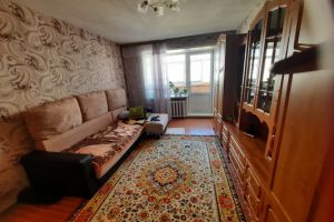 Продам квартиру 2-х комнатную с общей площадью 52м2, 4/5 эт., на улице Первомайская ул, г. Алексин, Тульская обл., Россия, агентство Интернет-партнер