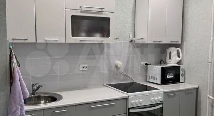 Купить квартиру 1 комнатную, 30.1 кв. м. Фотография №1 Продам квартиру 1 комнатную с общей площадью 30.1м2, 12/18 эт., на улице Короленко, г. Ярославль, Ярославская обл., Россия, агентство Вектор. Фотография №1