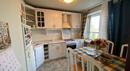 Продам квартиру 4-х комнатную с общей площадью 76.09м2, 6/9 эт., на улице Им  кирова, Кировский район, г. Волгоград, Волгоградская обл., Россия, агентство Агентство недвижимости Партнёр. Фотография №1