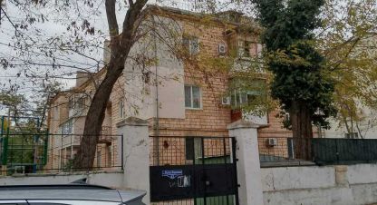 Купить квартиру 2-х комнатную, 49.3 кв. м. Фотография №1 Продам квартиру 2-х комнатную с общей площадью 49.3м2, 3/3 эт., на улице Матвея воронина, г. Севастополь, Крым авт. респ., Россия, агентство InVita Realty. Фотография №1