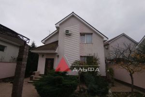 Продам дом 3-х комнатный с общей площадью 140м2, на улице Молодежная, г. Заозерное , Крым авт. респ., Россия, агентство Альфа Недвижимость