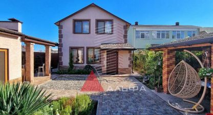 Продам дом 5-ти комнатный с общей площадью 137.4м2, г. Заозерное , Крым авт. респ., Россия, агентство Альфа Недвижимость. Фотография №1