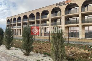 Продам квартиру 1 комнатную с общей площадью 38м2, 2/3 эт., на улице Аллея дружбы, г. Заозерное , Крым авт. респ., Россия, агентство Илион