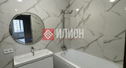 Купить квартиру 2-х комнатную, 60.7 кв. м. Фотография №1 Продам квартиру 2-х комнатную с общей площадью 60.7м2, 9/14 эт., на улице Крымской весны, г. Мирное , Крым авт. респ., Россия, агентство Илион. Фотография №1