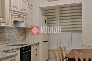 Продам квартиру 2-х комнатную с общей площадью 66м2, 1/18 эт., на улице Крымской весны, г. Мирное , Крым авт. респ., Россия, агентство Илион