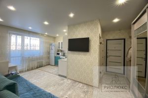 Продам квартиру 2-х комнатную с общей площадью 56.2м2, 9/10 эт., на улице Александра Шмакова, г. Челябинск, Челябинская обл., Россия, агентство РиоЛюкс