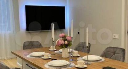 Продам квартиру 2-х комнатную с общей площадью 65.8м2, 8/9 эт., на улице Автомобилистов ул, г. Зеленоградск, Калининградская обл., Россия, агентство ООО Базис-Недвижимость. Фотография №1