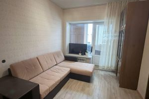 Продам квартиру 1 комнатную с общей площадью 28.3м2, 1/3 эт., на улице Александровская, г. Нежинка, Оренбургская обл., Россия, агентство Бюро недвижимости Быстровой