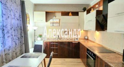 Продам квартиру 2-х комнатную с общей площадью 65.5м2, 2/12 эт., на улице Ленинградская кириши волховская набережная, Киришский район, г. Кириши, Ленинградская обл., Россия, агентство Александр-Недвижимость. Фотография №1