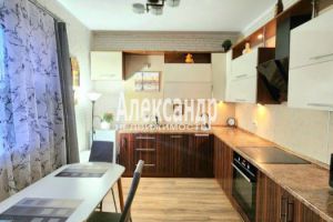 Продам квартиру 2-х комнатную с общей площадью 65.5м2, 2/12 эт., на улице Ленинградская кириши волховская набережная, Киришский район, г. Кириши, Ленинградская обл., Россия, агентство Александр-Недвижимость