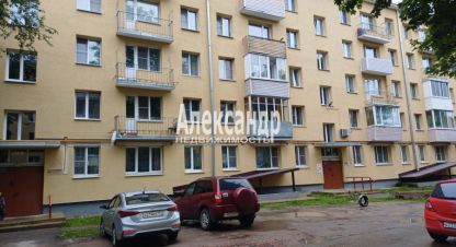 Продам квартиру 2-х комнатную с общей площадью 43.4м2, 2/5 эт., на улице Ленинградская кировский  шлиссельбур1 мая, г. Шлиссельбург, Ленинградская обл., Россия, агентство Александр-Недвижимость. Фотография №1