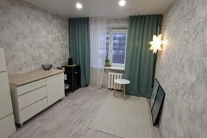 Продам комнату с общей площадью 12м2, 4/5 эт., на улице Энтузиастов, г. Челябинск, Челябинская обл., Россия, агентство РиоЛюкс