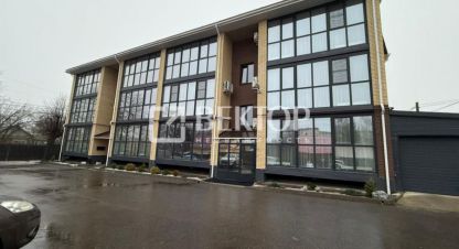 Продам квартиру 2-х комнатную с общей площадью 86м2, 3/3 эт., на улице Широкая ул, Заволжский район, г. Кострома, Костромская обл., Россия, агентство Вектор. Фотография №1