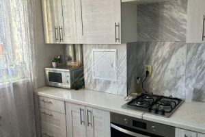 Продам квартиру 1 комнатную с общей площадью 35м2, 3/3 эт., на улице Каштановая, г. Посёлок щедрино, Ярославская обл., Россия, агентство PRO недвжимость