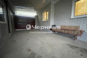 Продам дом 4-х комнатный с общей площадью 71.2м2, на улице Комарова, г. Каменск-Шахтинский, Ростовская обл., Россия, агентство АН Черника