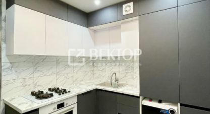 Продам квартиру 2-х комнатную с общей площадью 53.8м2, 1/3 эт., на улице 16, Заволжский район, г. Кострома, Костромская обл., Россия, агентство Вектор. Фотография №1