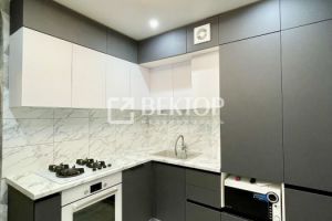 Продам квартиру 2-х комнатную с общей площадью 53.8м2, 1/3 эт., на улице 16, Заволжский район, г. Кострома, Костромская обл., Россия, агентство Вектор