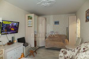 Продам квартиру 1 комнатную с общей площадью 33м2, 2/5 эт., на улице Казарменная ул, г. Владимир, Владимирская обл., Россия, агентство АН ПентХаус