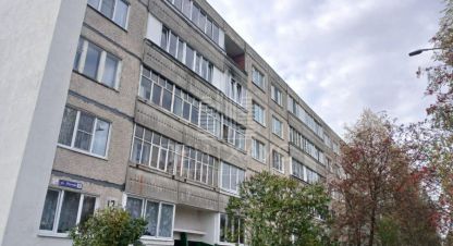 Сдам квартиру 2-х комнатную с общей площадью 49м2, 5/5 эт., на улице Мкр лесной лесная, г. Владимир, Владимирская обл., Россия, агентство АН ПентХаус. Фотография №1