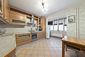 Продам квартиру 2-х комнатную с общей площадью 60.7м2, 7/10 эт., на улице Шараповская, г. Мытищи, Московская обл., Россия, агентство Новый Формат