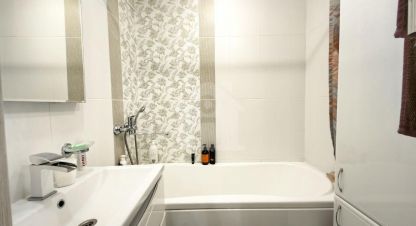 Продам квартиру 2-х комнатную с общей площадью 50м2, 3/10 эт., на улице Ленинградский пр-кт, г. Ярославль, Ярославская обл., Россия, агентство PRO недвжимость. Фотография №1