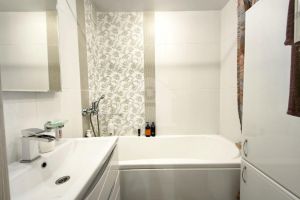 Продам квартиру 2-х комнатную с общей площадью 50м2, 3/10 эт., на улице Ленинградский пр-кт, г. Ярославль, Ярославская обл., Россия, агентство PRO недвжимость