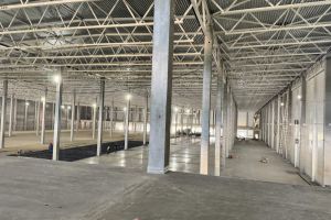 Продам производственно-складское помещение с общей площадью 13716м2, на улице Индустриальный тура 2 0 парк, г. Осиново, Татарстан респ., Россия, агентство JCat