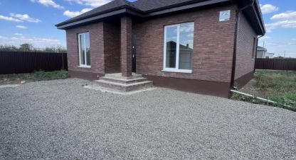 Продам дом 3-х комнатный с общей площадью 108м2, на улице Донецкая, г. Новобессергеневка, Ростовская обл., Россия, агентство агентство недвижимости Мир Жилья . Фотография №1