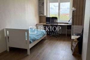 Продам квартиру 2-х комнатную с общей площадью 65м2, 8/11 эт., на улице Чехова, Ленинский район, г. Ярославль, Ярославская обл., Россия, агентство Вектор