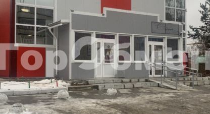 Продам торговое помещение с общей площадью 523м2, на улице Лесная, г. Посёлокского типа рефтинский, Свердловская обл., Россия, агентство ГорОбмен. Фотография №1