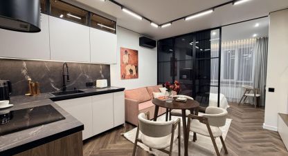 Продам квартиру 2-х комнатную с общей площадью 54м2, 8/17 эт., на улице Высотная, Ленинский район, г. Оренбург, Оренбургская обл., Россия, агентство Бюро недвижимости Быстровой. Фотография №1